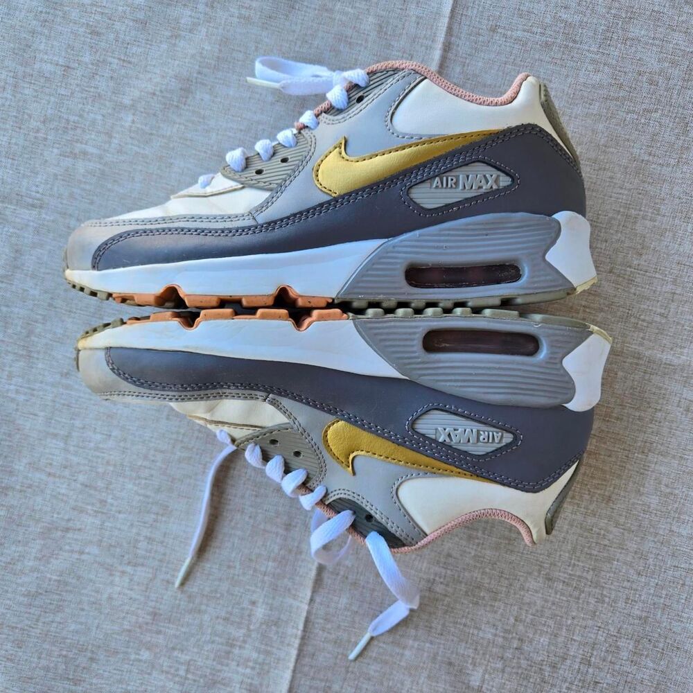 Nike Women's White and Grey Trainers